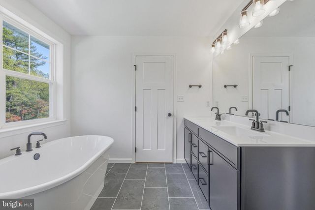 1050 GLEN HALL RD, Kennett Square, PA 19348