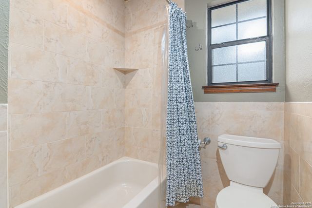 110 lakeside, Seguin, TX 78155