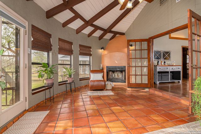 110 lakeside, Seguin, TX 78155