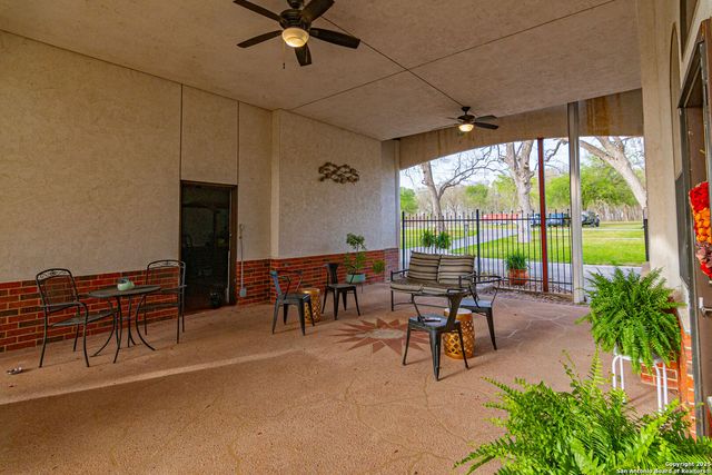 110 lakeside, Seguin, TX 78155