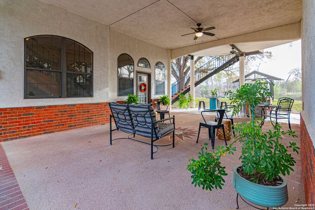 110 lakeside, Seguin, TX 78155