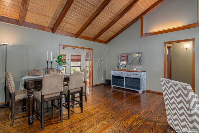 110 lakeside, Seguin, TX 78155