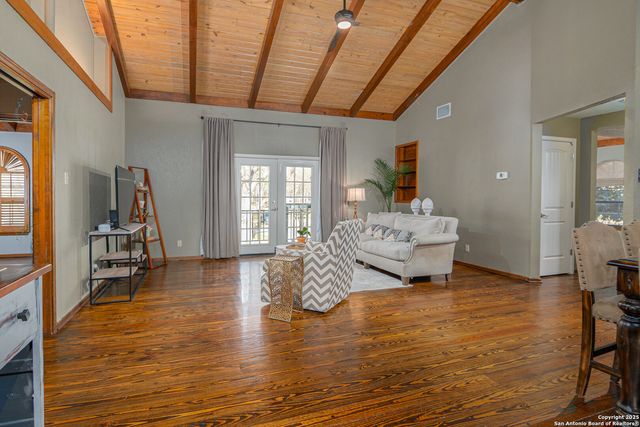 110 lakeside, Seguin, TX 78155