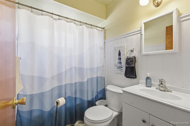 23162 Doremus Street, Saint Clair Shores, MI 48080