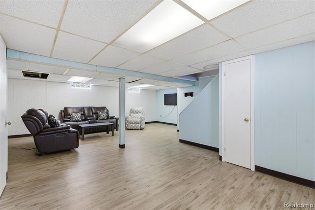 23162 Doremus Street, Saint Clair Shores, MI 48080