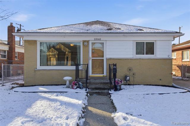 23162 Doremus Street, Saint Clair Shores, MI 48080