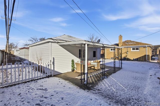 23162 Doremus Street, Saint Clair Shores, MI 48080