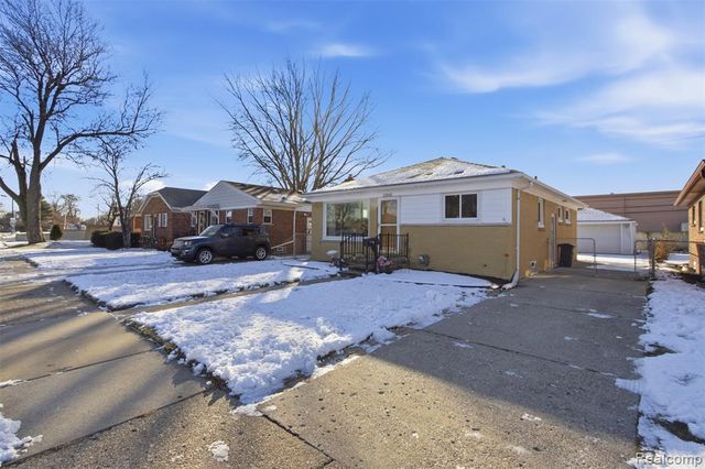 23162 Doremus Street, Saint Clair Shores, MI 48080
