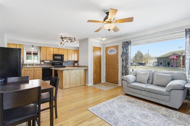 23162 Doremus Street, Saint Clair Shores, MI 48080