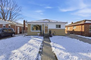 23162 Doremus Street, Saint Clair Shores, MI 48080