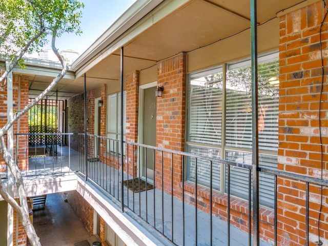 4525 Gilbert Avenue 203, Dallas, TX 75219