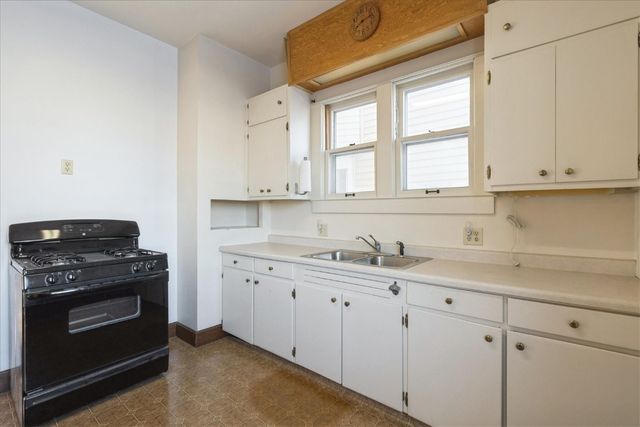 1518 Bever Ave, Cedar Rapids, IA 52403