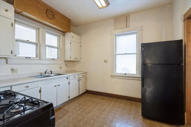 1518 Bever Ave, Cedar Rapids, IA 52403