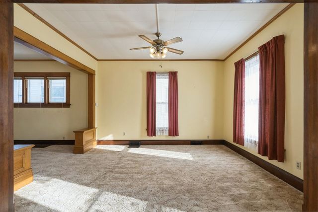 1518 Bever Ave, Cedar Rapids, IA 52403