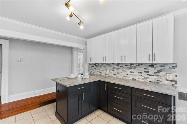 63 Washington Avenue, Asheville, NC 28804