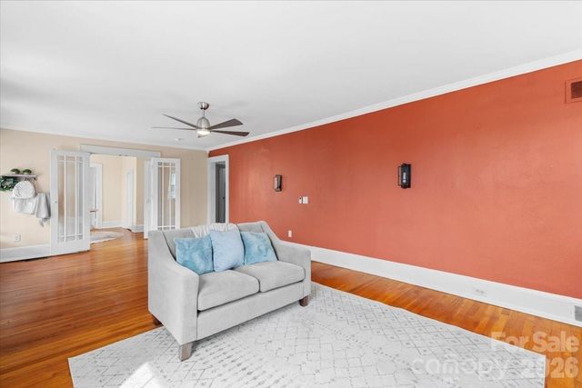 63 Washington Avenue, Asheville, NC 28804