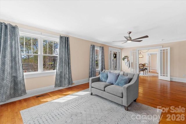 63 Washington Avenue, Asheville, NC 28804