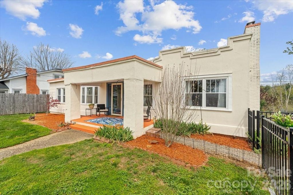 63 Washington Avenue, Asheville, NC 28804
