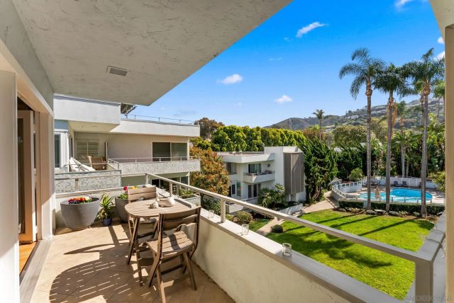 2360 Torrey Pines Rd 28, La Jolla, CA 92037