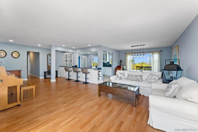 2360 Torrey Pines Rd 28, La Jolla, CA 92037