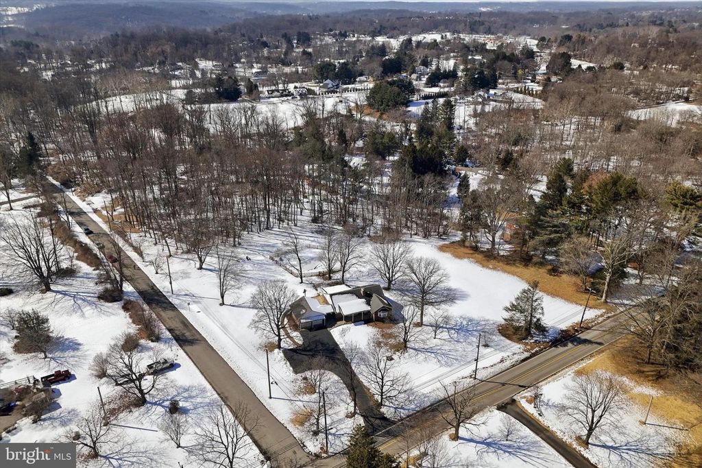 Image 1 of property listing at 1304 VALLEY RD, Glen Mills, PA 19342