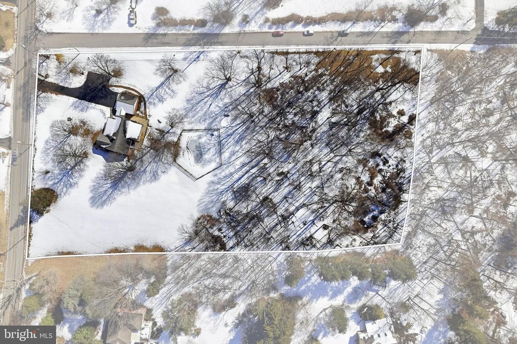 Image 2 of property listing at 1304 VALLEY RD, Glen Mills, PA 19342