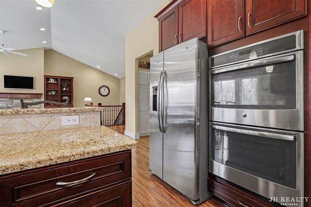 2627 Oak Highland Court, Lowell, MI 49331
