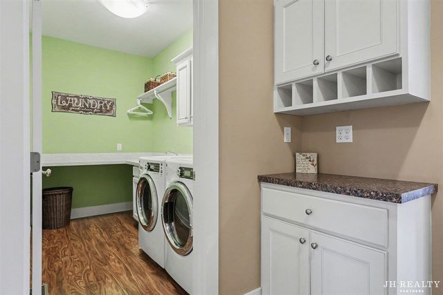 2627 Oak Highland Court, Lowell, MI 49331