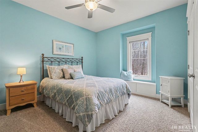 2627 Oak Highland Court, Lowell, MI 49331