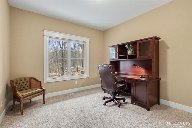 2627 Oak Highland Court, Lowell, MI 49331