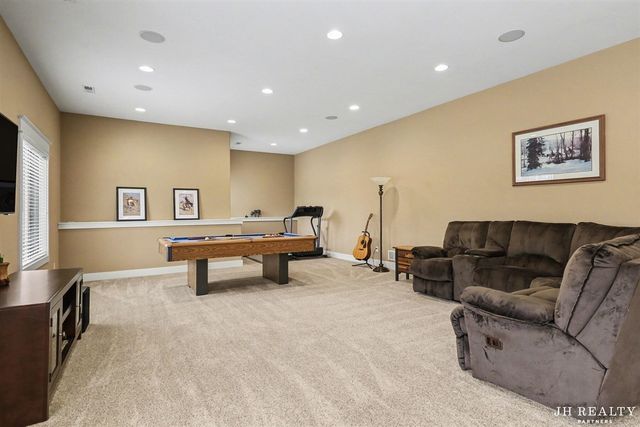 2627 Oak Highland Court, Lowell, MI 49331
