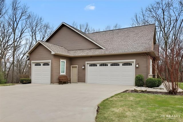 2627 Oak Highland Court, Lowell, MI 49331