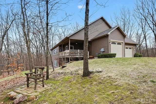 2627 Oak Highland Court, Lowell, MI 49331