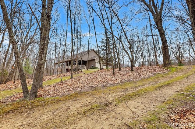 2627 Oak Highland Court, Lowell, MI 49331