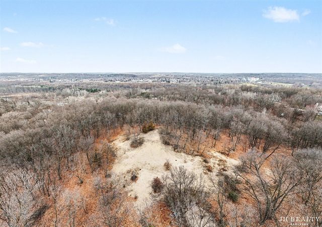 2627 Oak Highland Court, Lowell, MI 49331
