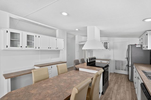 134 Harvest Moon Lane, Chesnee, SC 29323