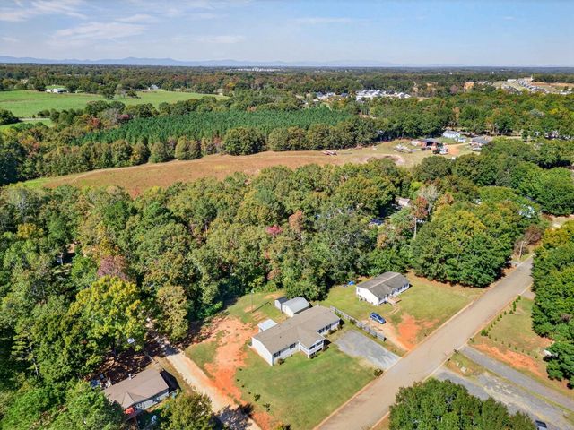 134 Harvest Moon Lane, Chesnee, SC 29323