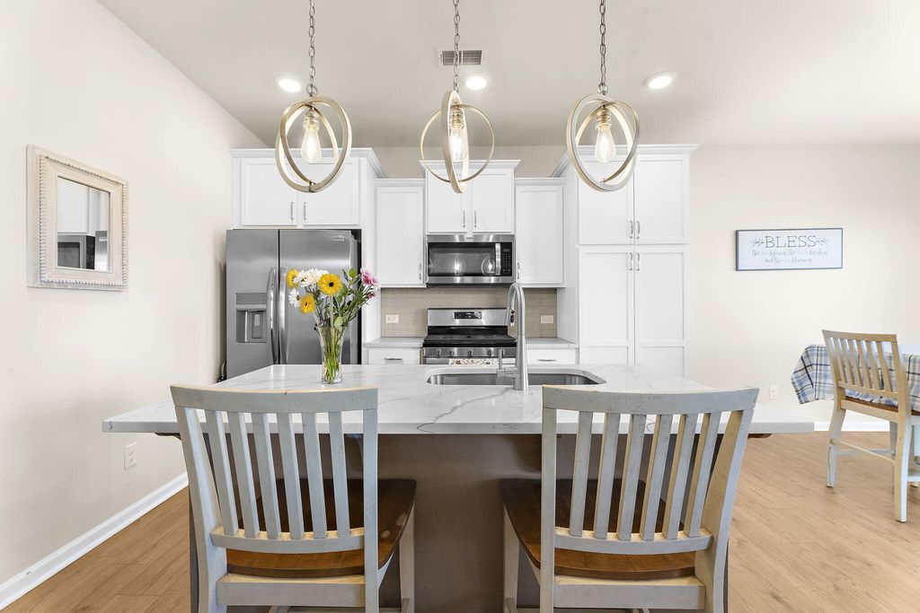 Image 12 of property listing at 163 Surfbird Road, Summerville, SC 29486