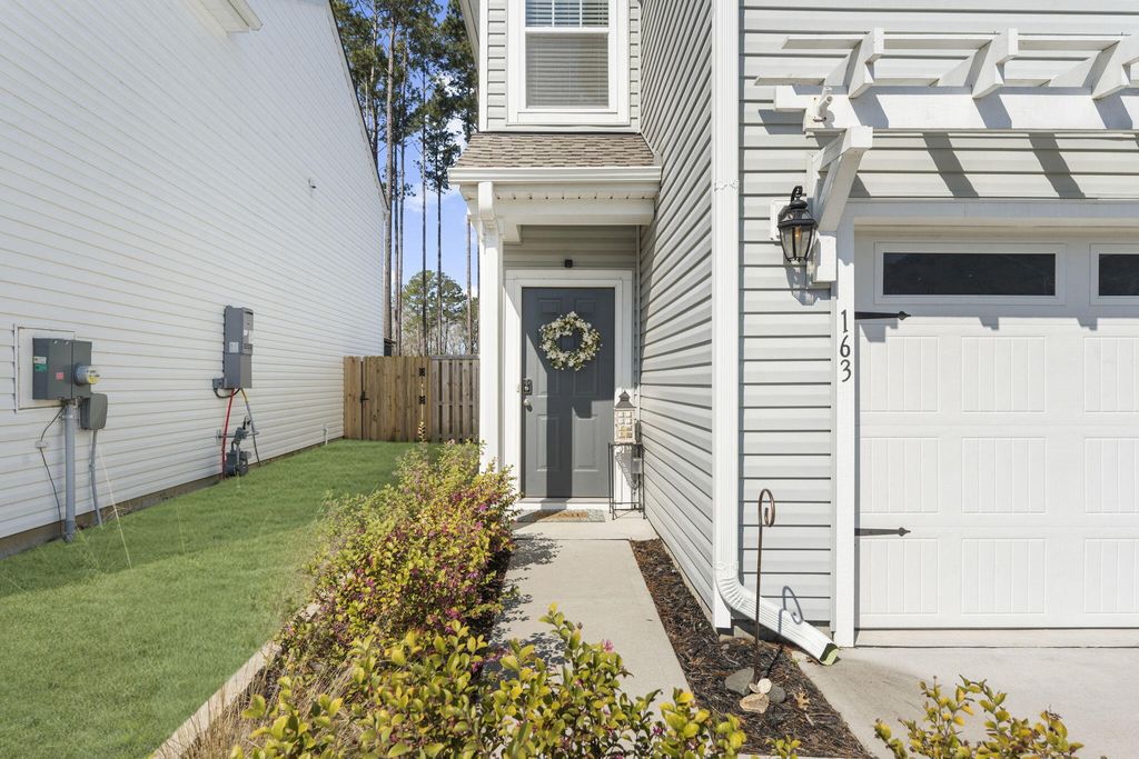 Image 3 of property listing at 163 Surfbird Road, Summerville, SC 29486