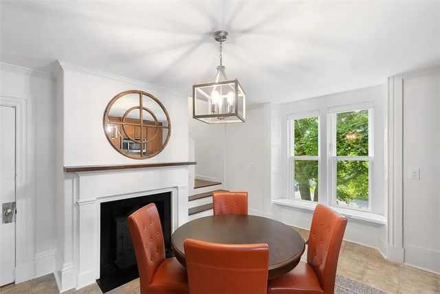 77 Coggeshall Avenue N, Newport, RI 02840