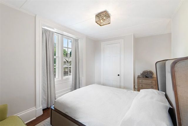 77 Coggeshall Avenue N, Newport, RI 02840