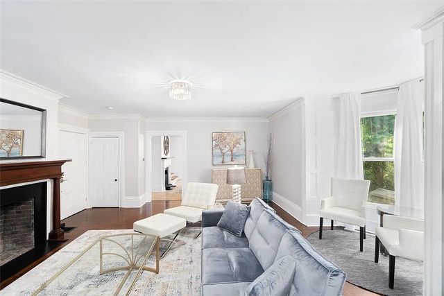 77 Coggeshall Avenue N, Newport, RI 02840