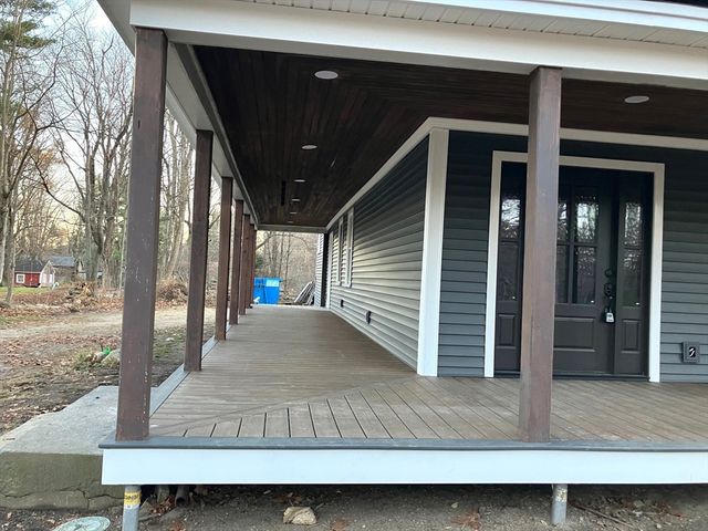 35 West St, Petersham, MA 01366