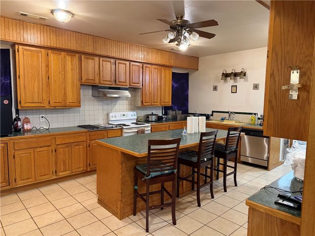 21521 Hammon Road, Elkins, AR 72727