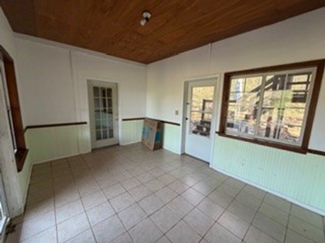 21521 Hammon Road, Elkins, AR 72727