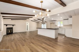 5233 N Royal Palm Drive, Tucson, AZ 85705