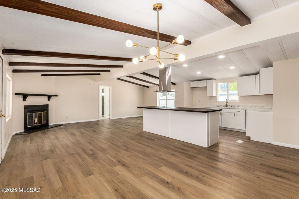 5233 N Royal Palm Drive, Tucson, AZ 85705