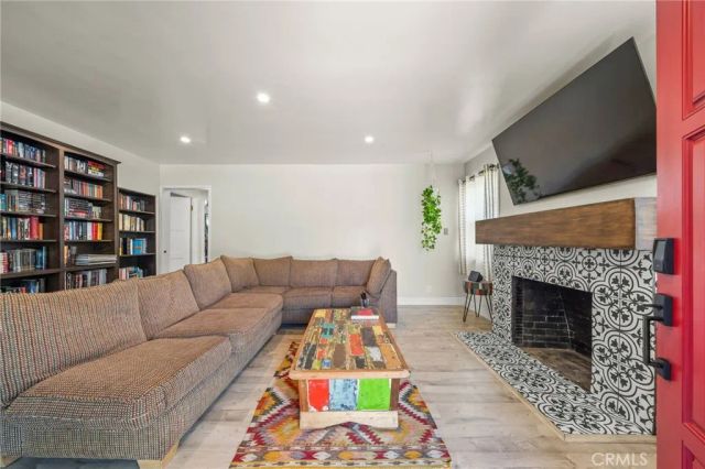 300 E Adams Street East, Long Beach, CA 90805
