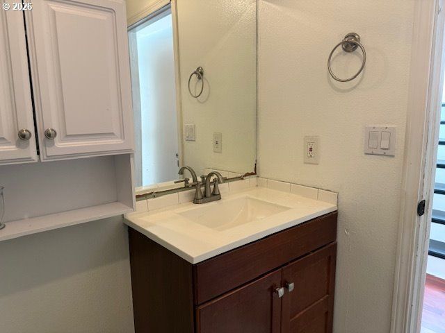 14545 Se CENTER St, Portland, OR 97236