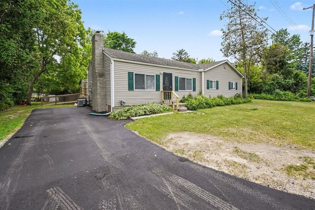 3472 Esson Drive, Grand Blanc, MI 48439